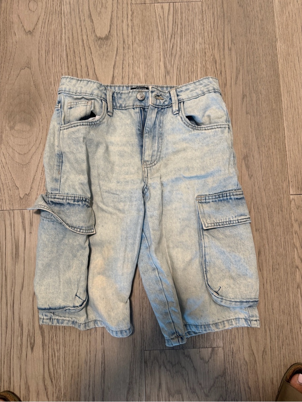 Light Wash Denim Cargo Shorts - Men
